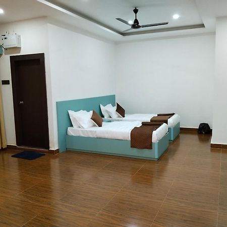 Griha Laxmi Hotel Dibrugarh Eksteriør bilde